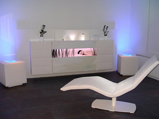 Illustration for article titled Skloib's White Box Cube Is Secret Living-Room Transformer